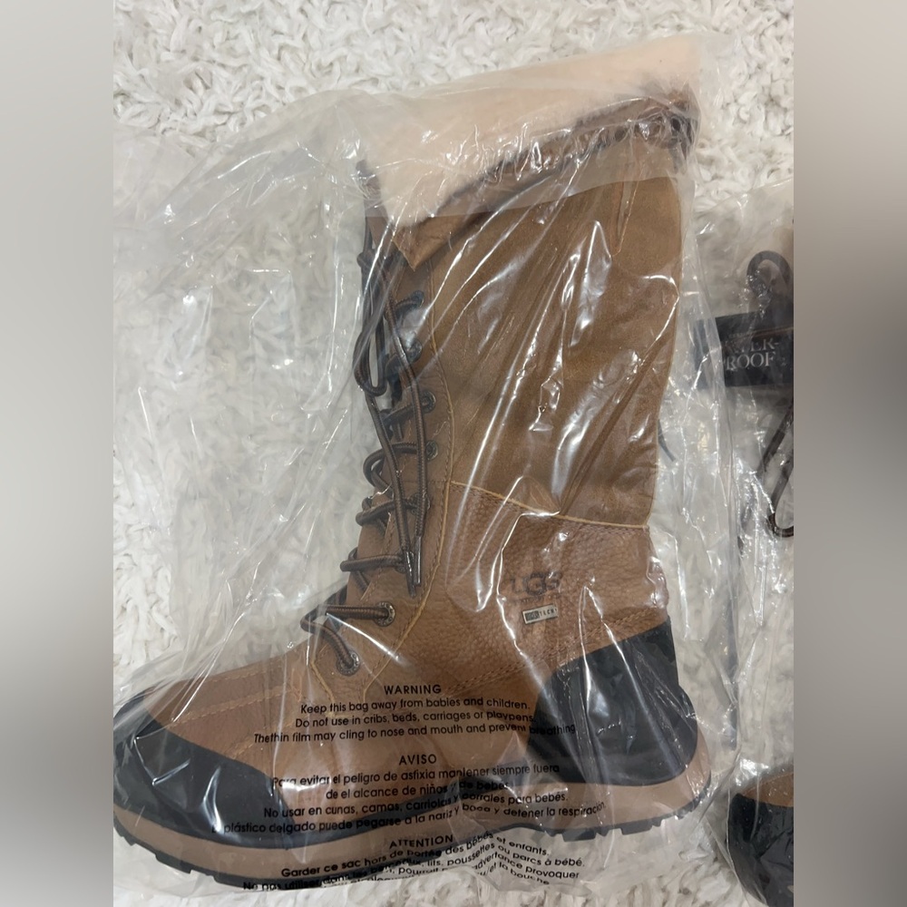 NWT UGG Adirondack III Waterproof Tall Boot Sheepskin Leather Outdoor Shoes 8 - Picture 5 of 8